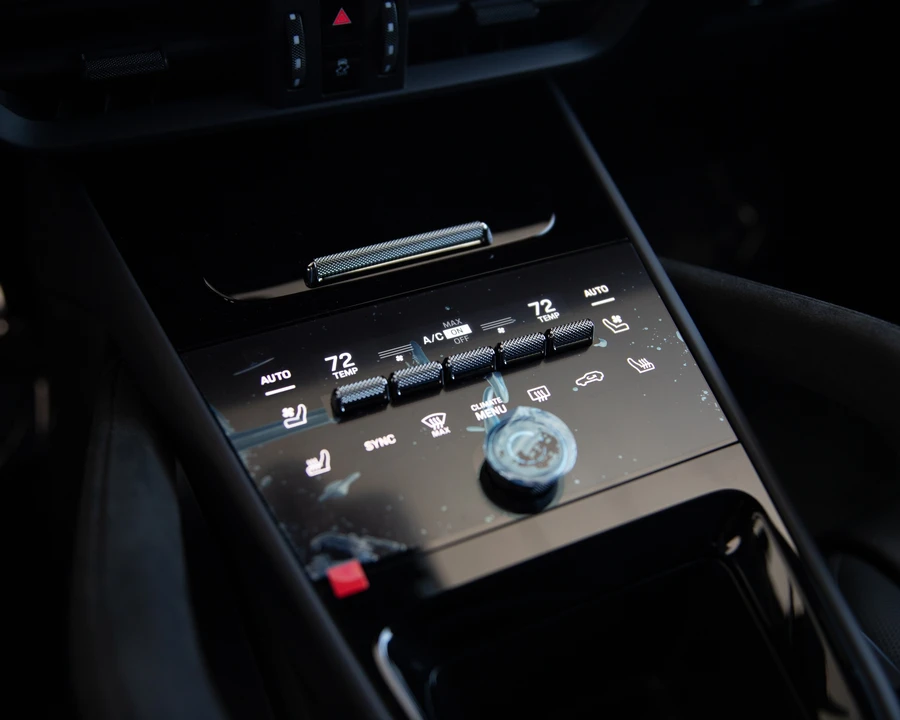 2026 Porsche 9Y0/9Y3 Cayenne Turbo GT - Image 17 of 30
