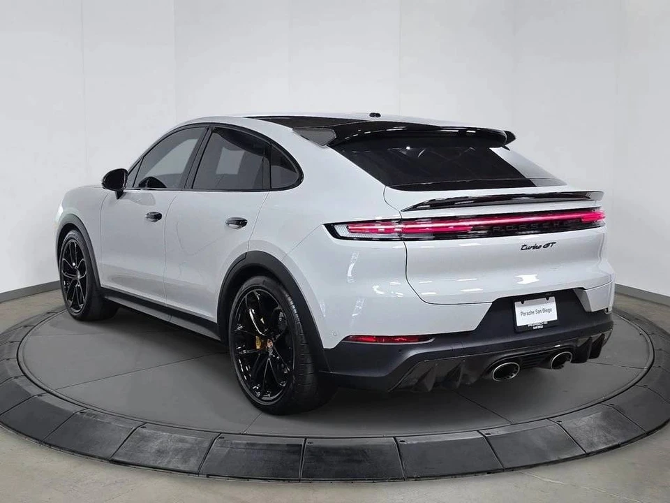 2026 Porsche 9Y0/9Y3 Cayenne Turbo GT - Image 3 of 4