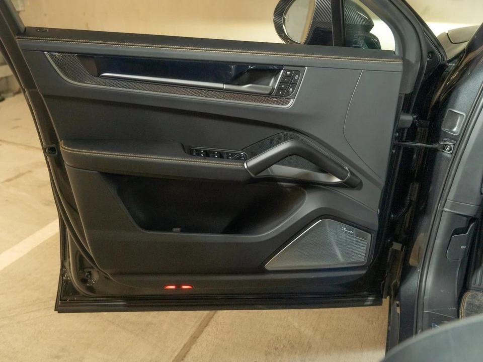 2026 Porsche 9Y0/9Y3 Cayenne Turbo GT - Image 22 of 29