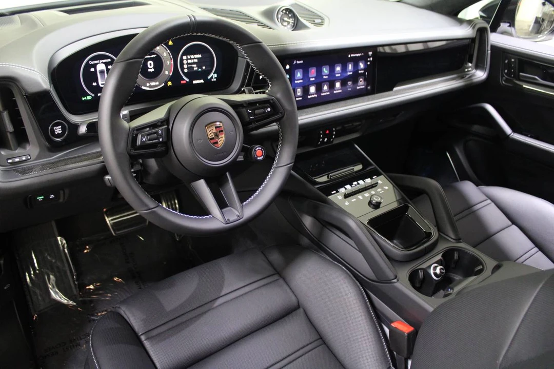 2026 Porsche 9Y0/9Y3 Cayenne Turbo GT - Image 4 of 4