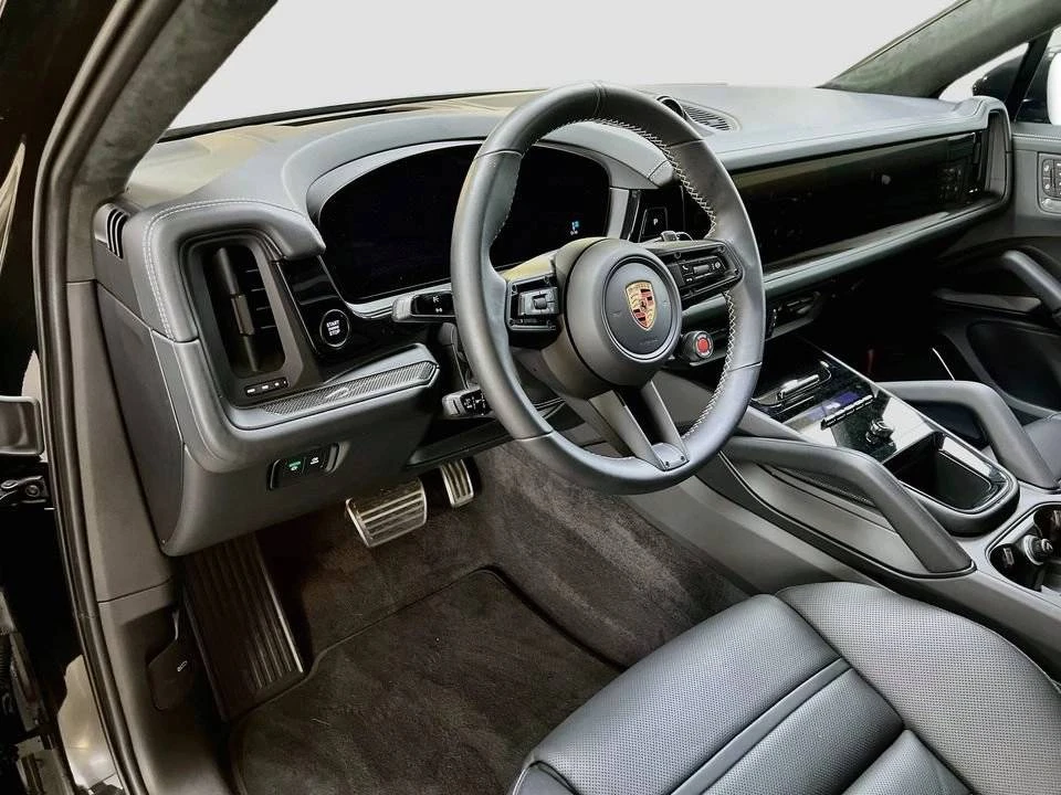 2026 Porsche 9Y0/9Y3 Cayenne Turbo GT - Image 4 of 4