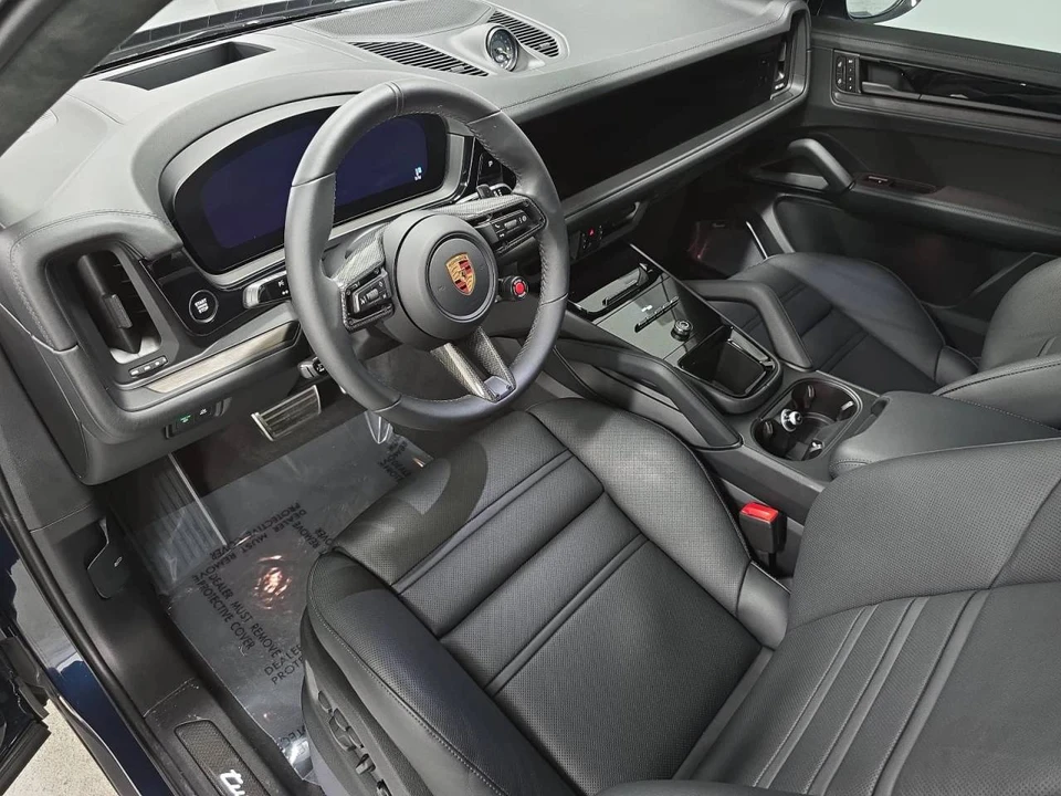 2026 Porsche 9Y0/9Y3 Cayenne Turbo GT - Image 4 of 5