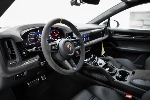 2026 Porsche 9Y0/9Y3 Cayenne Turbo GT - Image 26 of 31