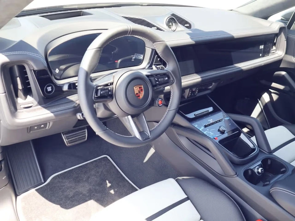 2026 Porsche 9Y0/9Y3 Cayenne Turbo GT - Image 28 of 31