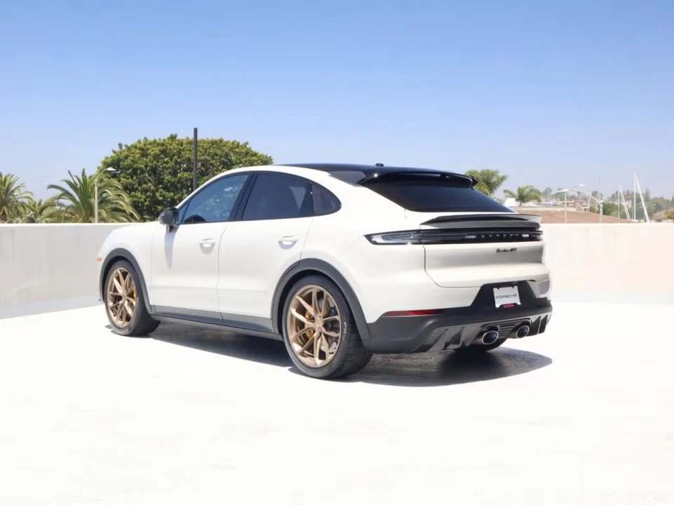 2026 Porsche 9Y0/9Y3 Cayenne Turbo GT - Image 20 of 31