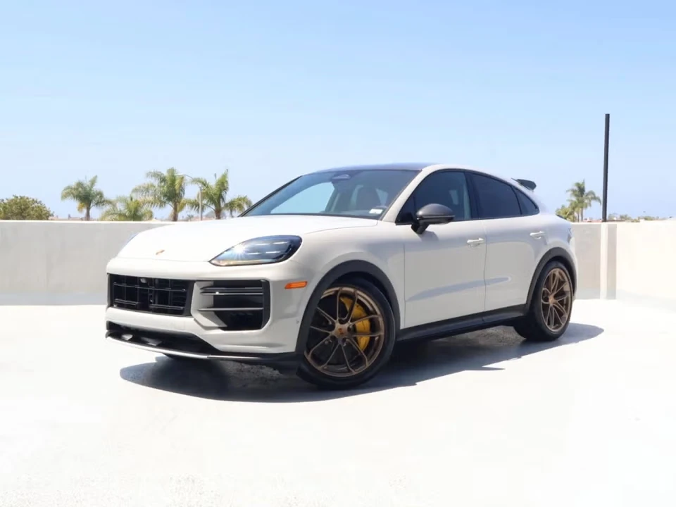 2026 Porsche 9Y0/9Y3 Cayenne Turbo GT - Image 4 of 31