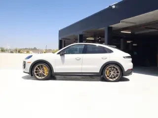 2026 Porsche 9Y0/9Y3 Cayenne Turbo GT - Image 13 of 31