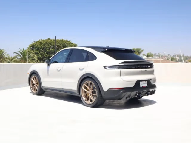 2026 Porsche 9Y0/9Y3 Cayenne Turbo GT - Image 18 of 31