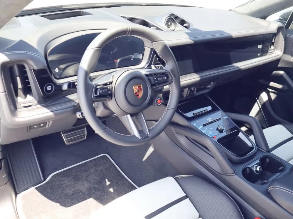 2026 Porsche 9Y0/9Y3 Cayenne Turbo GT - Image 27 of 31