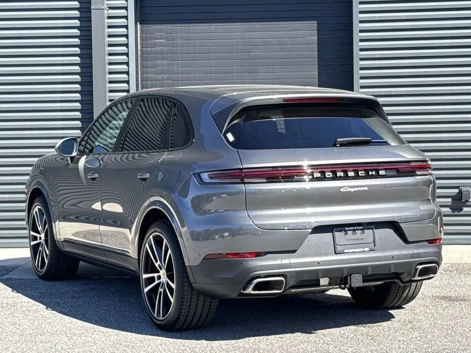 2026 Porsche 9Y0/9Y3 Cayenne - Image 3 of 4