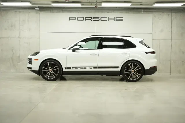 2026 Porsche 9Y0/9Y3 Cayenne - Image 14 of 31