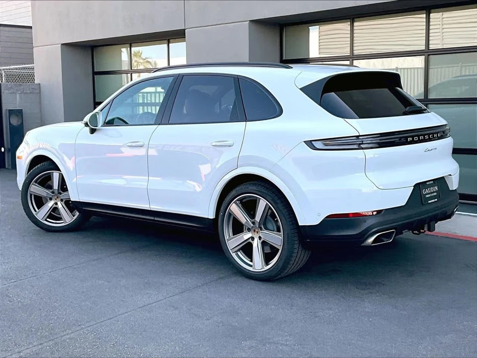 2026 Porsche 9Y0/9Y3 Cayenne - Image 20 of 31