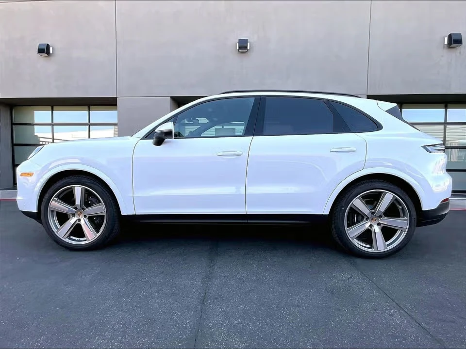 2026 Porsche 9Y0/9Y3 Cayenne - Image 11 of 31