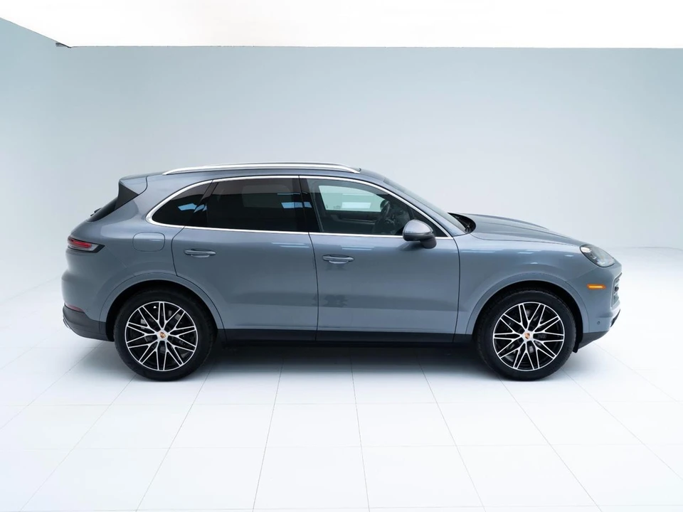2026 Porsche 9Y0/9Y3 Cayenne - Image 8 of 31