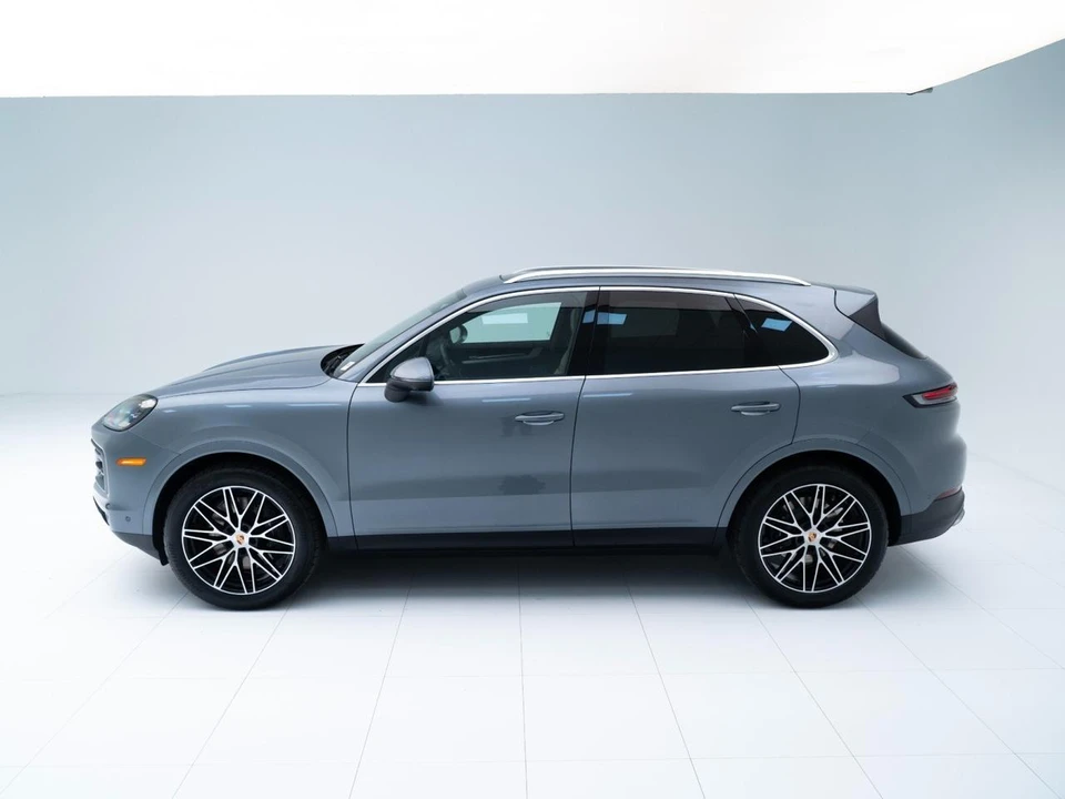 2026 Porsche 9Y0/9Y3 Cayenne - Image 2 of 31