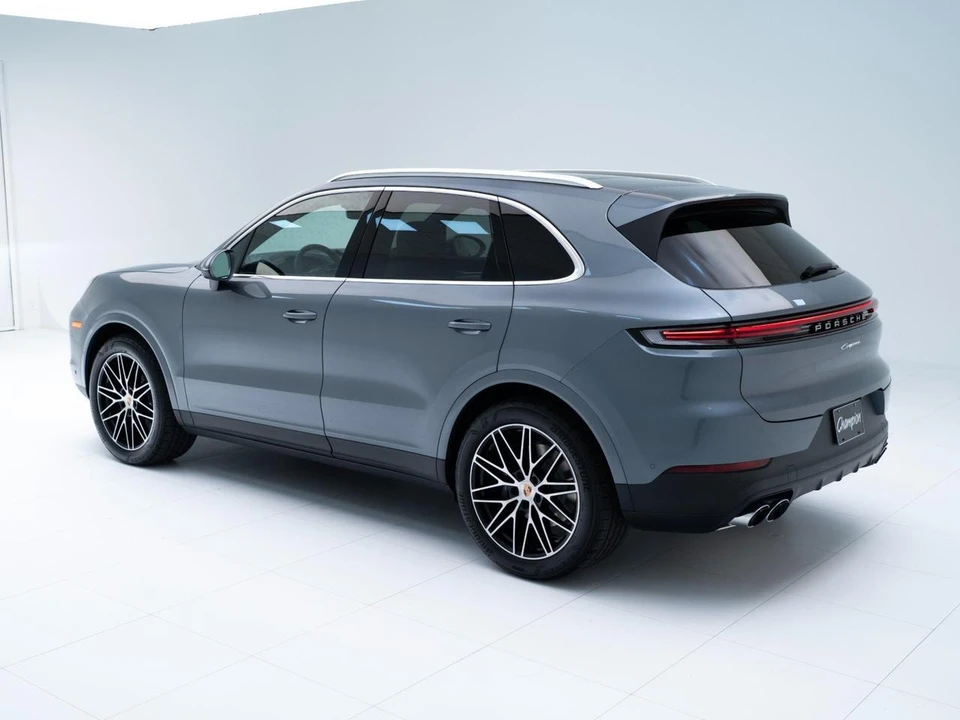 2026 Porsche 9Y0/9Y3 Cayenne - Image 3 of 31