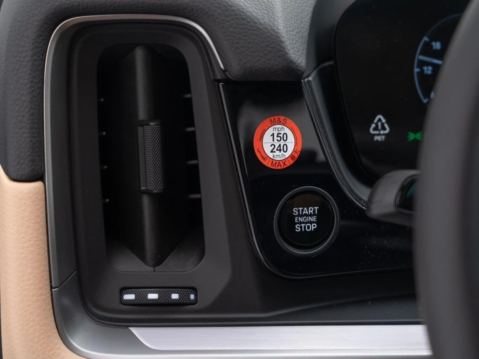 2026 Porsche 9Y0/9Y3 Cayenne - Image 28 of 31