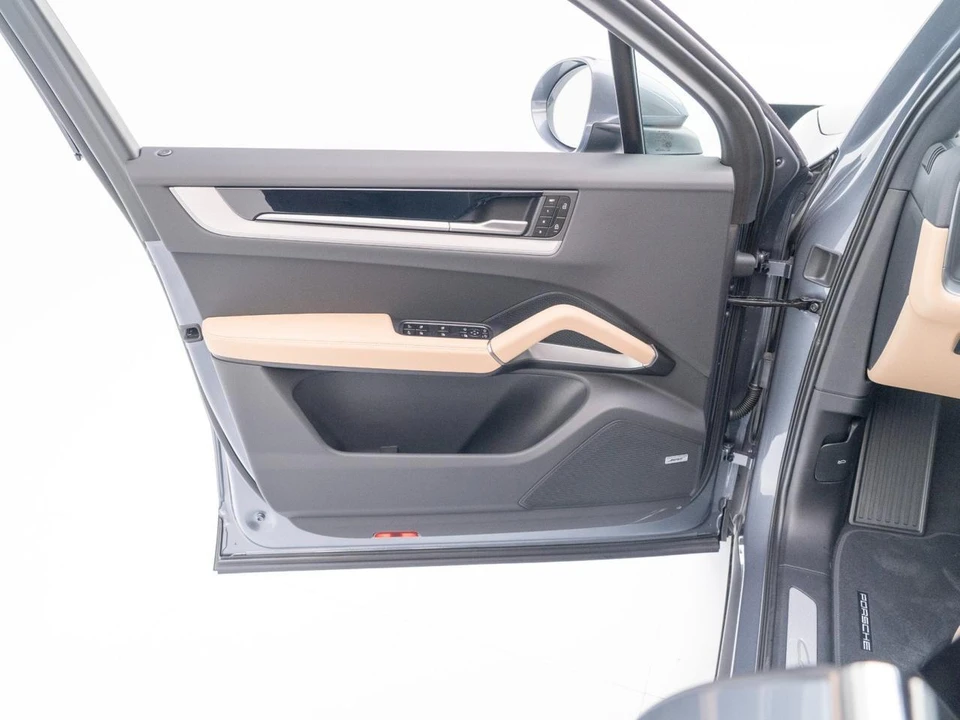 2026 Porsche 9Y0/9Y3 Cayenne - Image 20 of 31