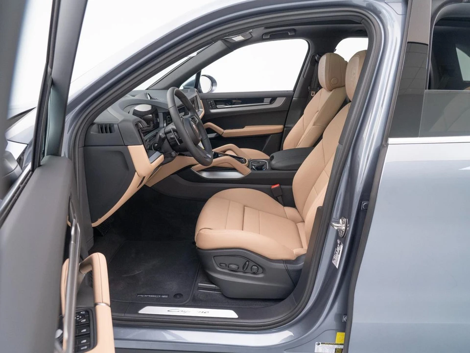 2026 Porsche 9Y0/9Y3 Cayenne - Image 17 of 31