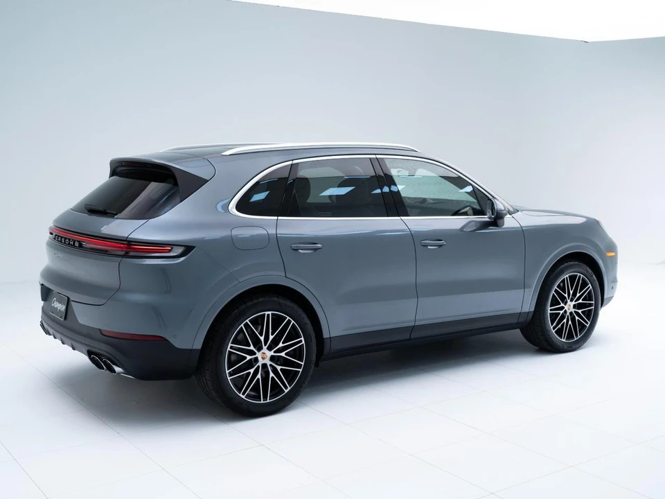 2026 Porsche 9Y0/9Y3 Cayenne - Image 9 of 31