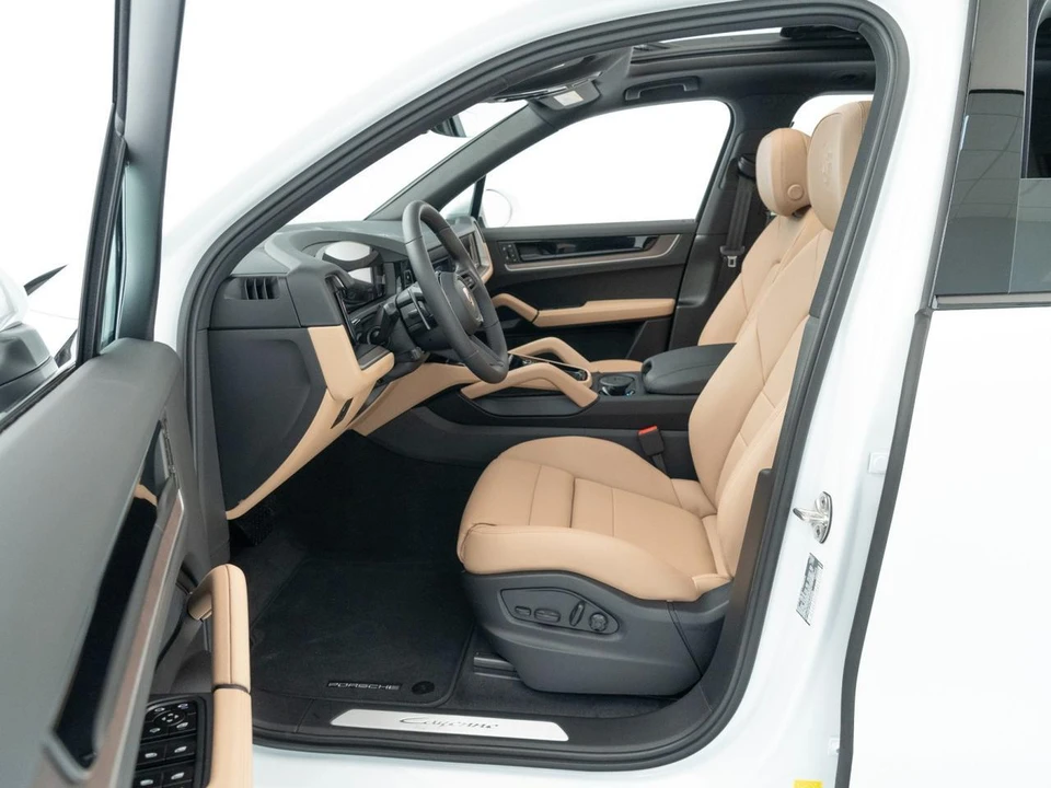2026 Porsche 9Y0/9Y3 Cayenne - Image 17 of 30
