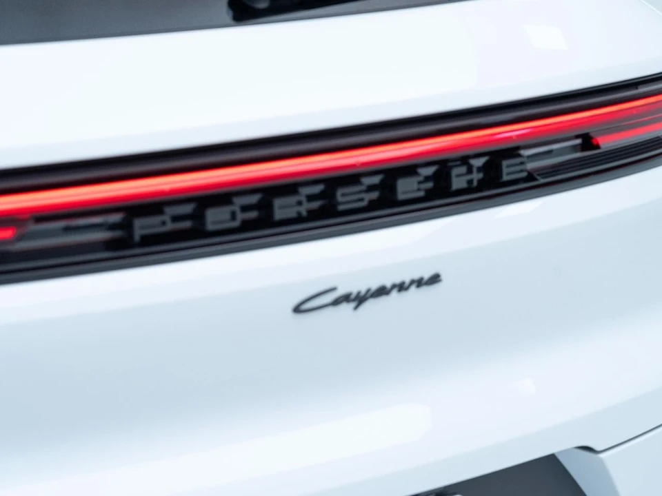 2026 Porsche 9Y0/9Y3 Cayenne - Image 13 of 30