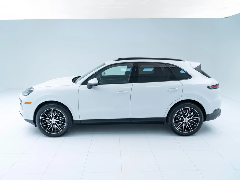 2026 Porsche 9Y0/9Y3 Cayenne - Image 2 of 30