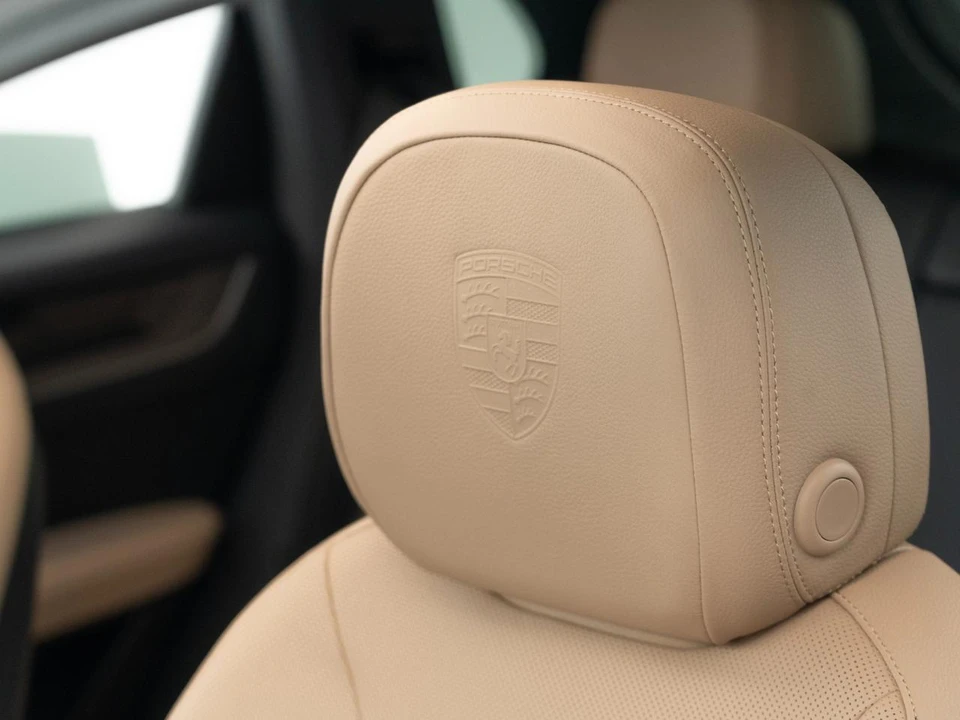 2026 Porsche 9Y0/9Y3 Cayenne - Image 18 of 30