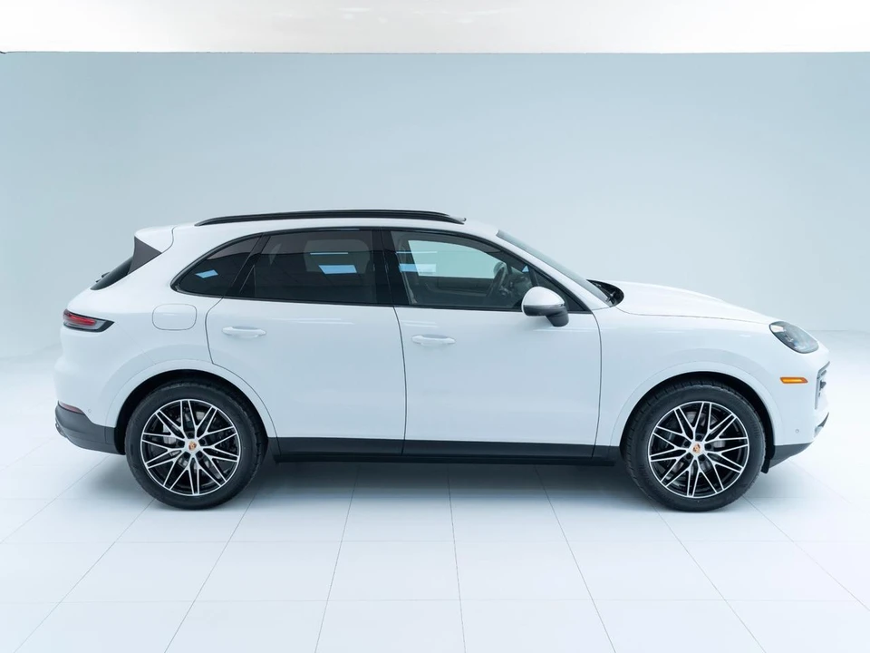 2026 Porsche 9Y0/9Y3 Cayenne - Image 8 of 30