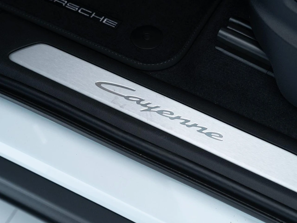 2026 Porsche 9Y0/9Y3 Cayenne - Image 14 of 30