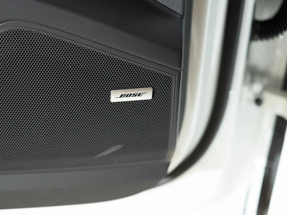 2026 Porsche 9Y0/9Y3 Cayenne - Image 18 of 28