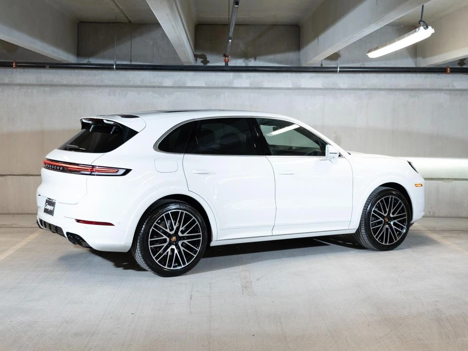 2026 Porsche 9Y0/9Y3 Cayenne - Image 9 of 28