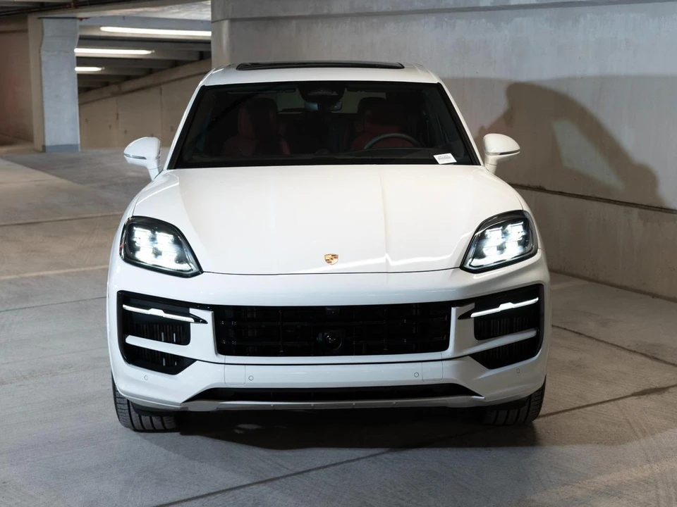 2026 Porsche 9Y0/9Y3 Cayenne - Image 6 of 28