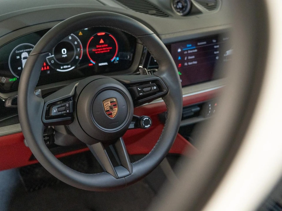 2026 Porsche 9Y0/9Y3 Cayenne - Image 15 of 28
