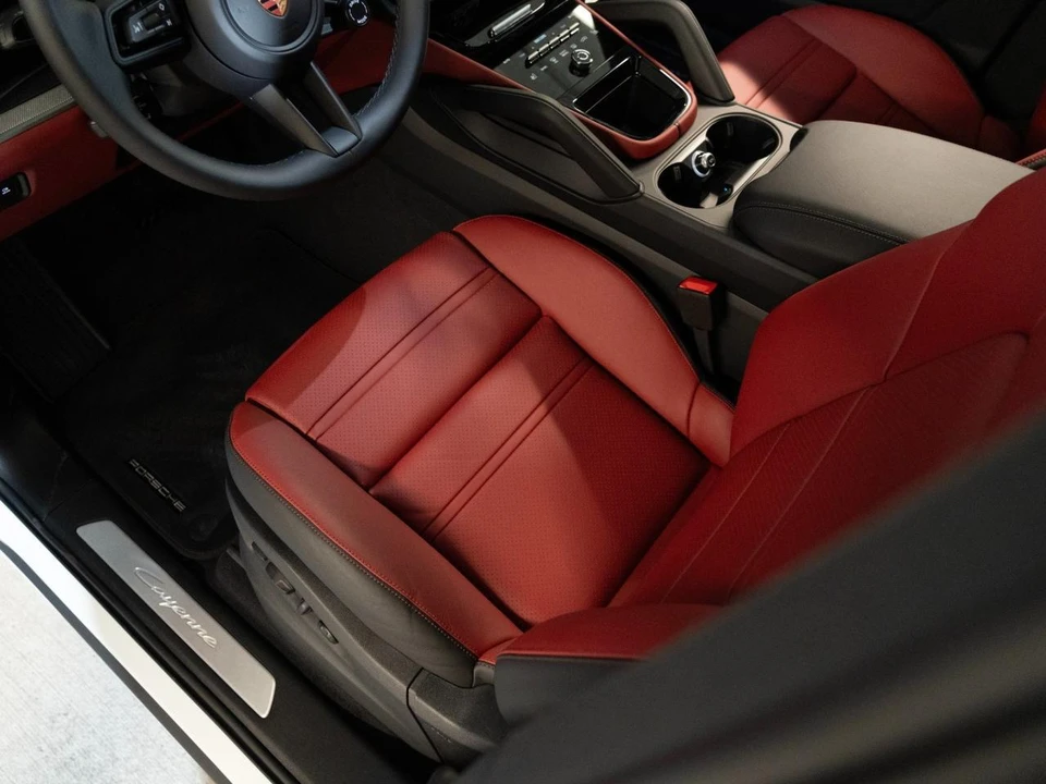 2026 Porsche 9Y0/9Y3 Cayenne - Image 14 of 28