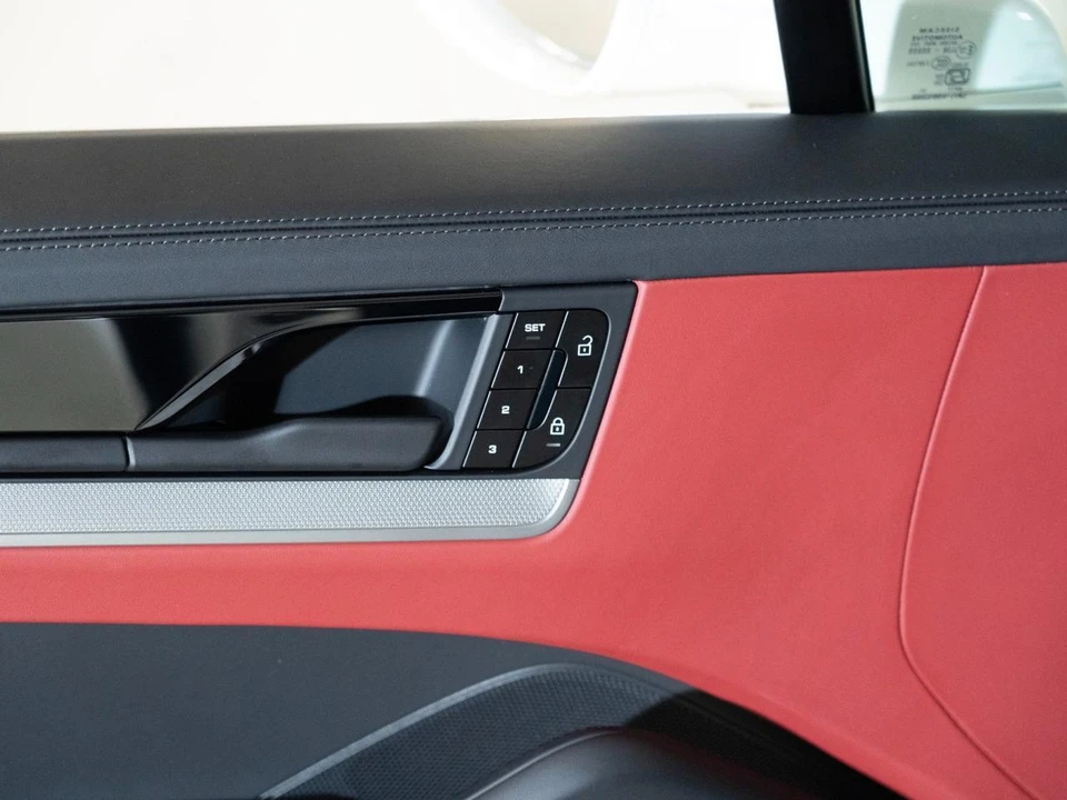 2026 Porsche 9Y0/9Y3 Cayenne - Image 17 of 28