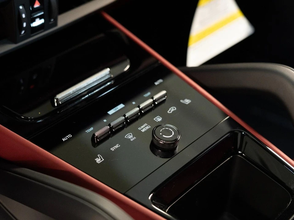 2026 Porsche 9Y0/9Y3 Cayenne - Image 22 of 28