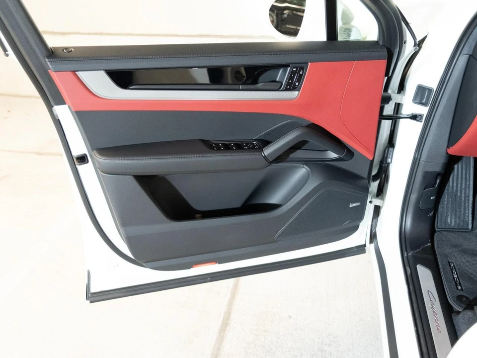 2026 Porsche 9Y0/9Y3 Cayenne - Image 16 of 28