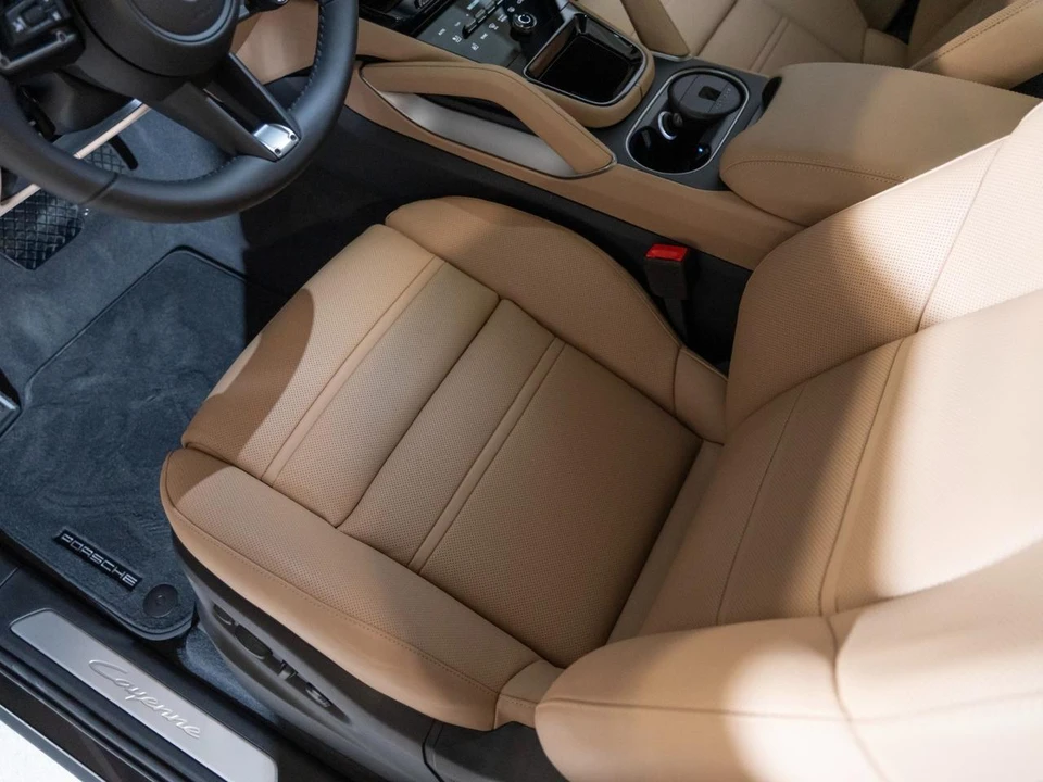 2026 Porsche 9Y0/9Y3 Cayenne - Image 14 of 29