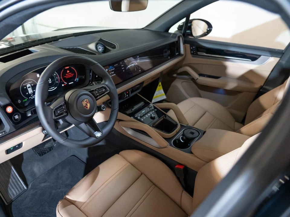 2026 Porsche 9Y0/9Y3 Cayenne - Image 4 of 29