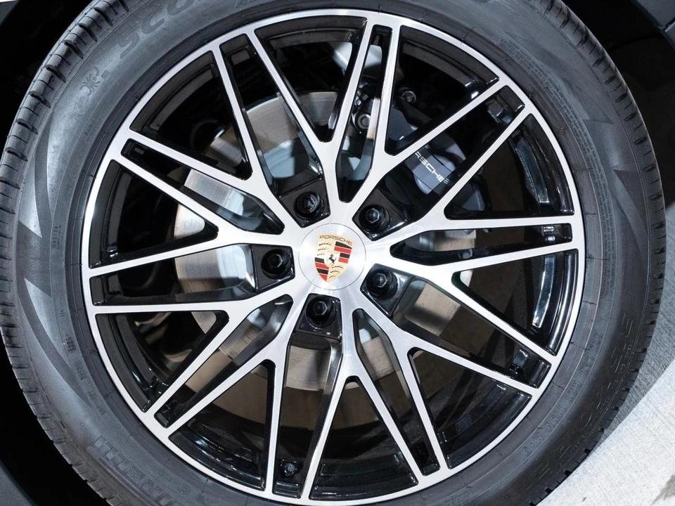 2026 Porsche 9Y0/9Y3 Cayenne - Image 11 of 29