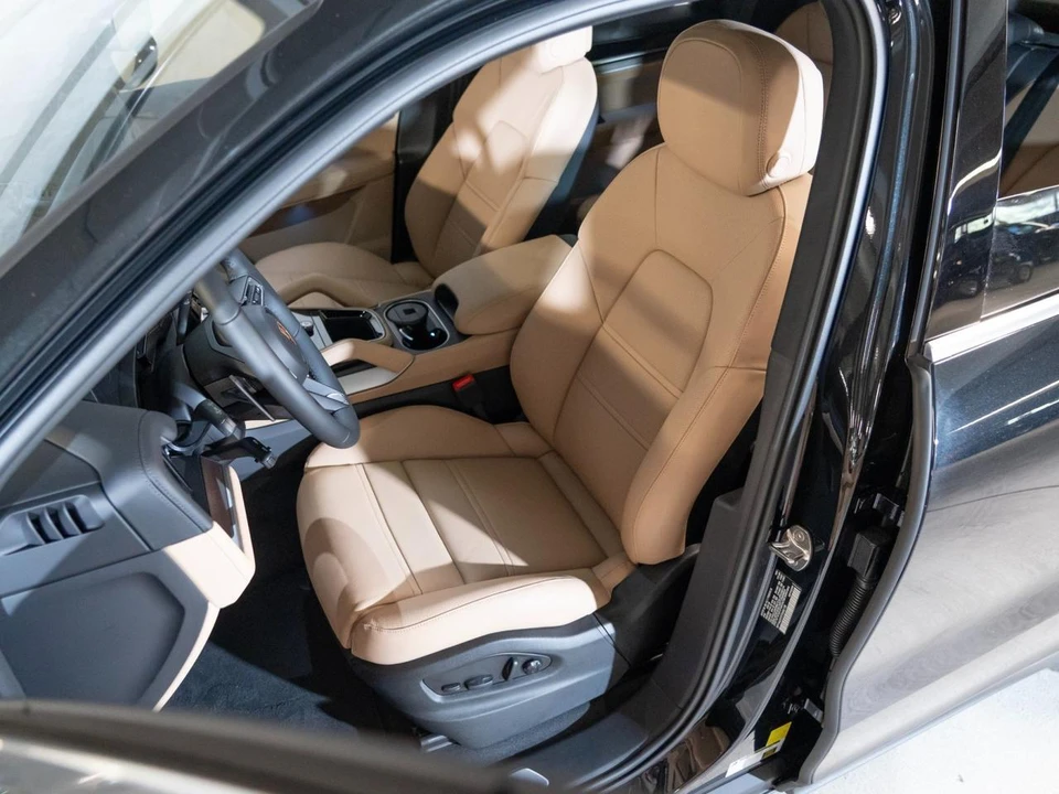 2026 Porsche 9Y0/9Y3 Cayenne - Image 5 of 29