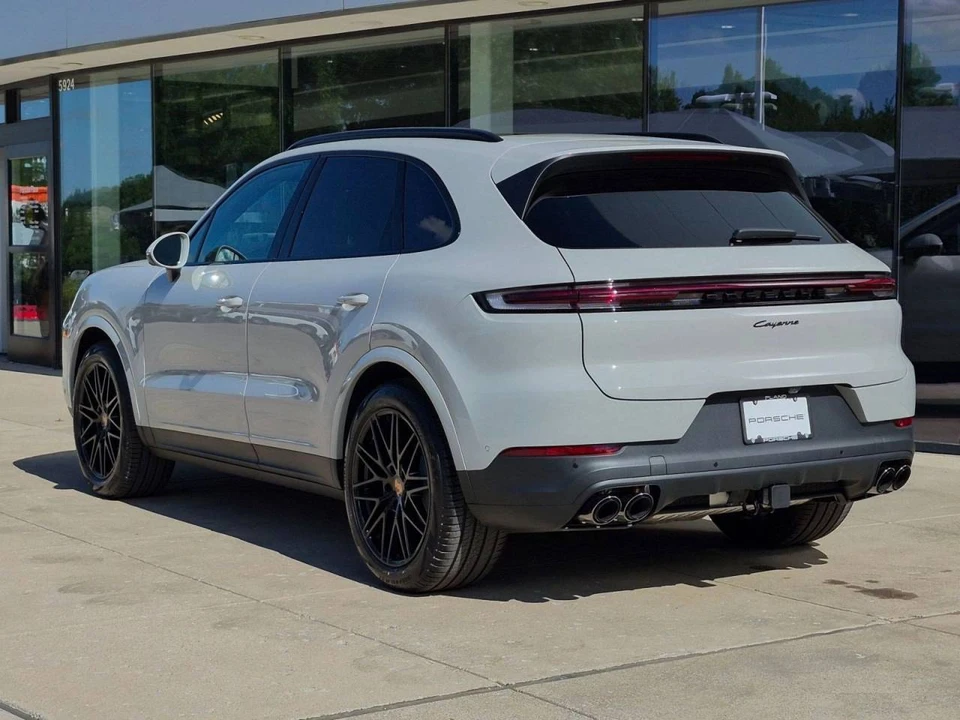 2026 Porsche 9Y0/9Y3 Cayenne - Image 3 of 4