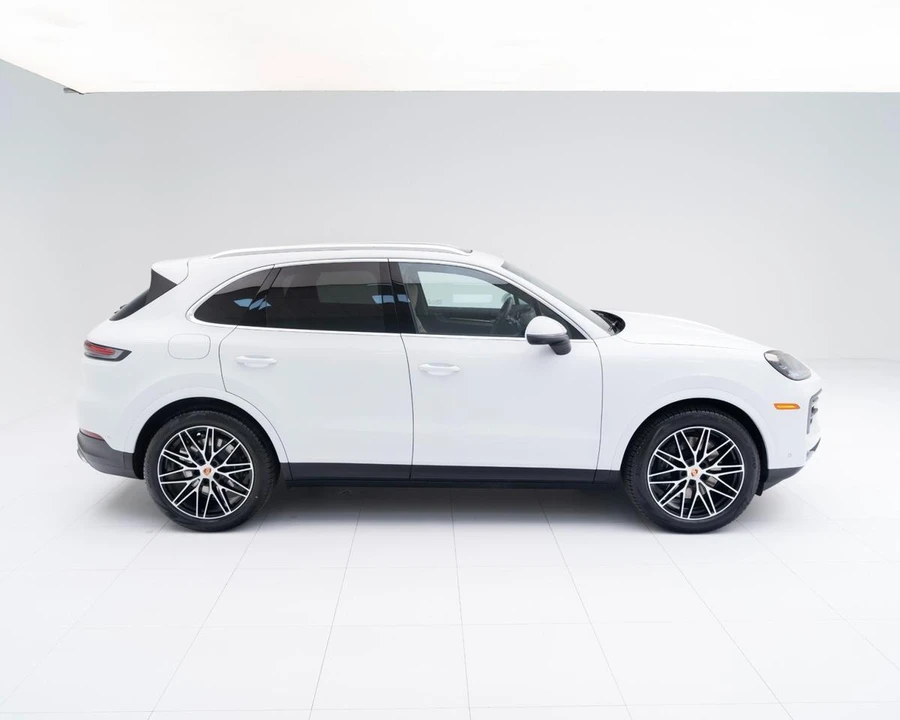 2026 Porsche 9Y0/9Y3 Cayenne - Image 8 of 31
