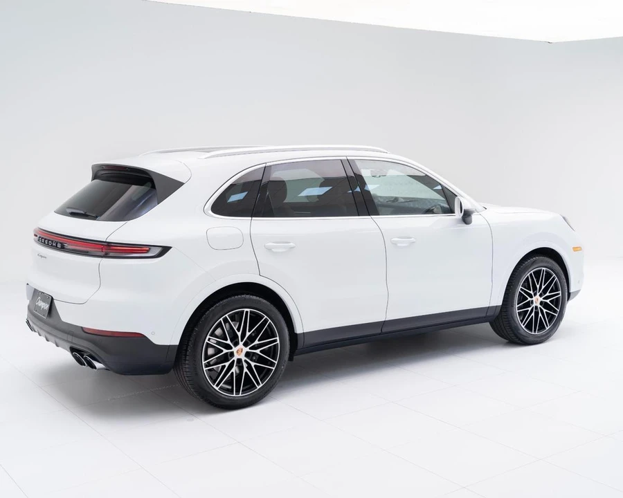2026 Porsche 9Y0/9Y3 Cayenne - Image 9 of 31