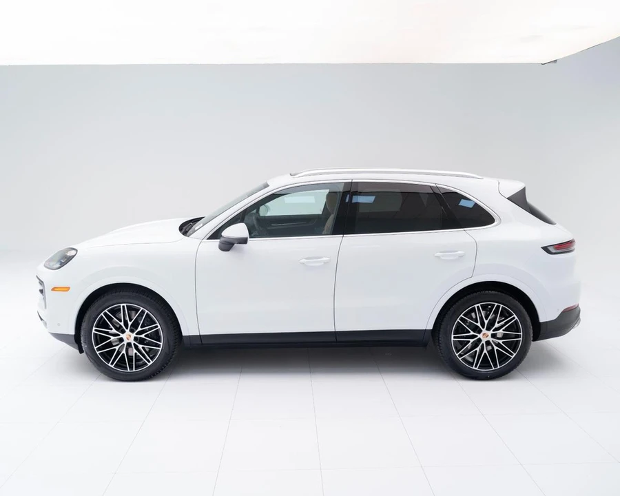 2026 Porsche 9Y0/9Y3 Cayenne - Image 2 of 31