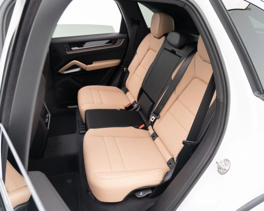 2026 Porsche 9Y0/9Y3 Cayenne - Image 29 of 31