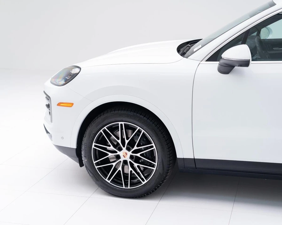 2026 Porsche 9Y0/9Y3 Cayenne - Image 11 of 31