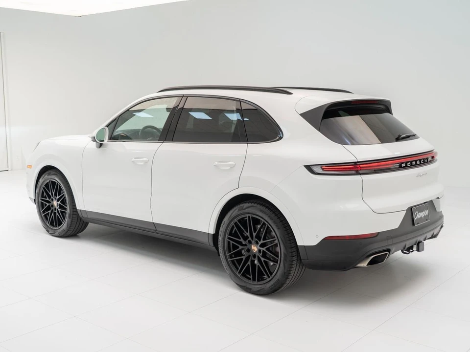 2026 Porsche 9Y0/9Y3 Cayenne - Image 4 of 31