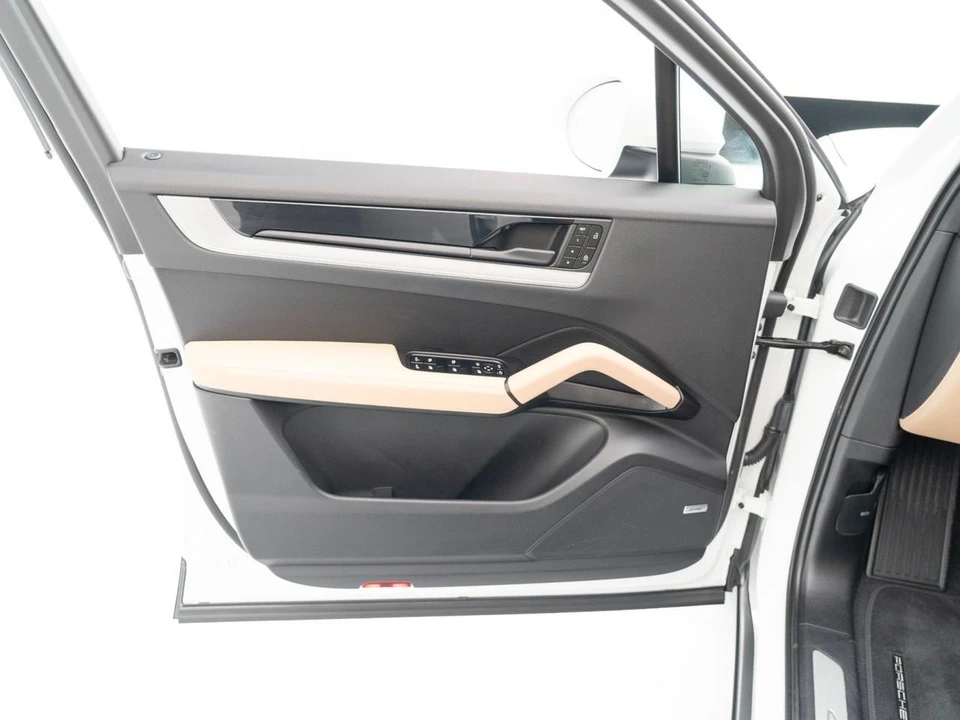 2026 Porsche 9Y0/9Y3 Cayenne - Image 21 of 31